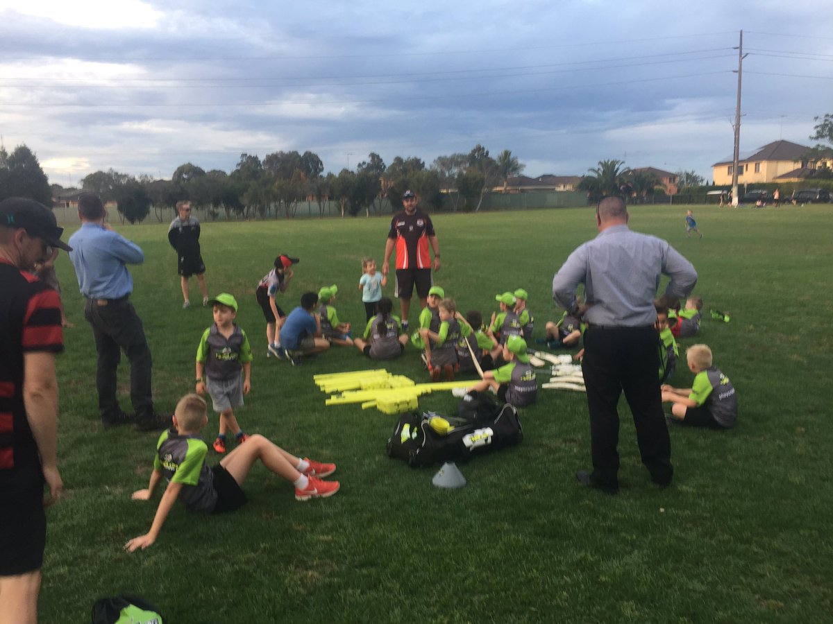 JakeBalnave's tweet photo. Great first #MILO #T20Blast session for @Gpcricket at Blue Hills thanks to @AndyMeikle9 for showing the kids and parents the ropes 🏏 #PJCA https://t.co/nz261aWk5f