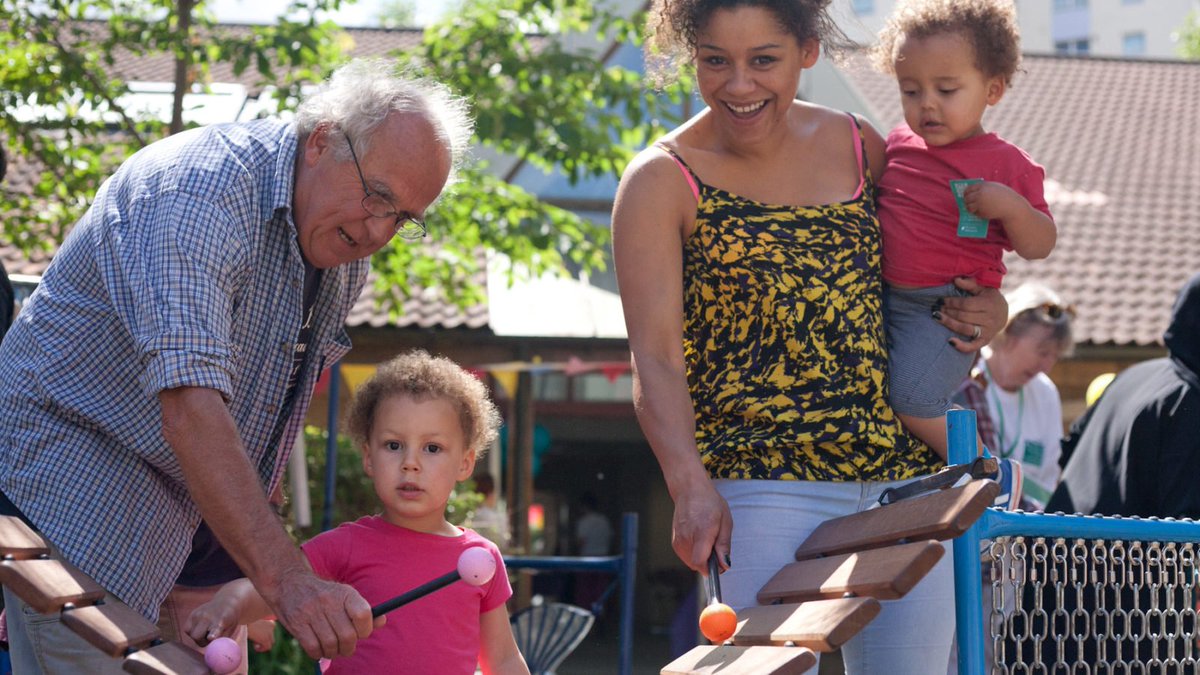 Don’t miss any of the fun this weekend at Barton Hill Festival, featuring <a href="/tl_theatre/">Travelling Light</a>, @BHillSettlement and more: bristol247.com/festivals/feat…