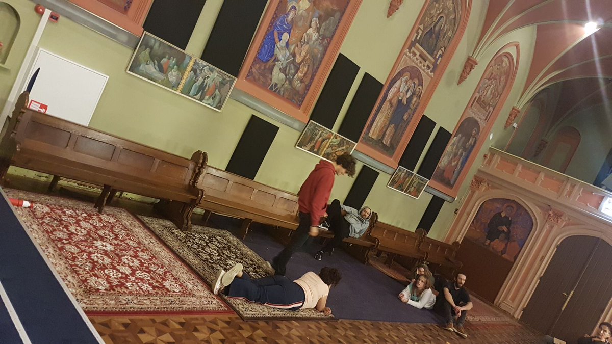 tgDrang's tweet photo. Repetities in de kapel gisteren. #thefutureisnow #theatergroepdrang https://t.co/VXZzFWRbnk