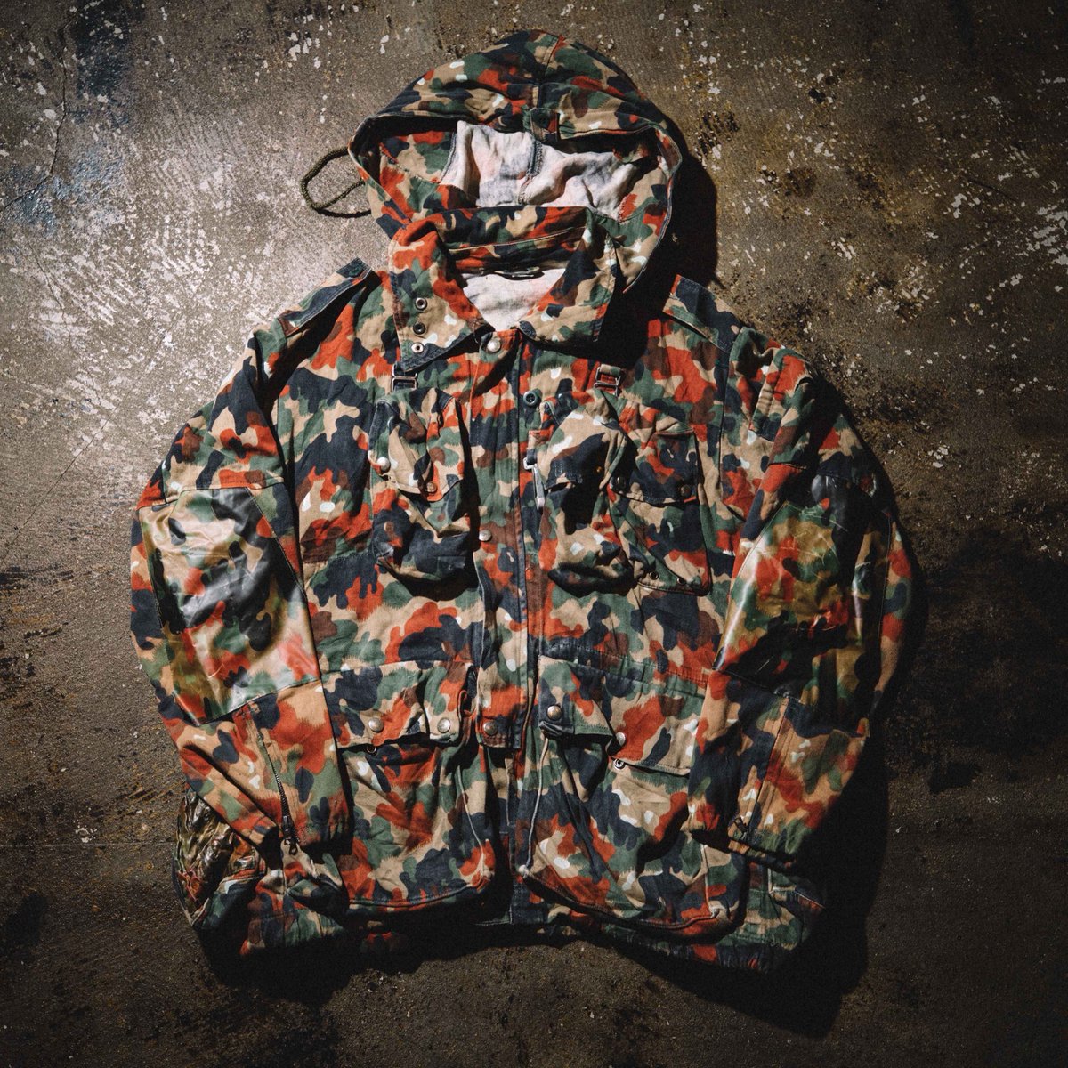 TAROCK_TOKYO's tweet photo. 【入荷商品】
スイス軍 マウンテンジャケット ¥9900+tax
🇨🇭 https://t.co/qyqkKuHN0X