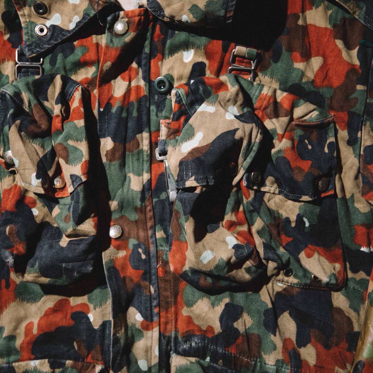 TAROCK_TOKYO's tweet photo. 【入荷商品】
スイス軍 マウンテンジャケット ¥9900+tax
🇨🇭 https://t.co/qyqkKuHN0X