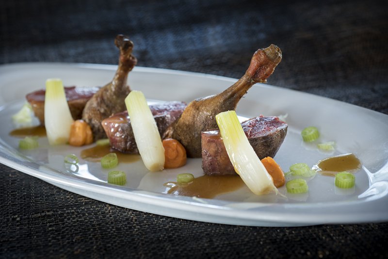 Jonge wilde #eend is een ware #delicatesse. Vooral op het karkas bereid, de borst medium en de boutjes goed gaar. wgbrinkhorst.nl/action/news/it…