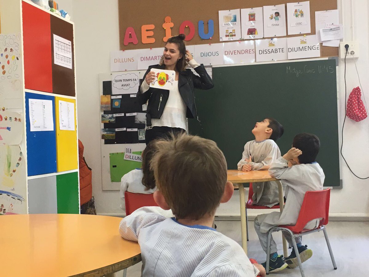 FEDACGironella's tweet image. La nostra #conversationassistant amb els petits #escola3L #fedacgironella #passióxeducar #anglès