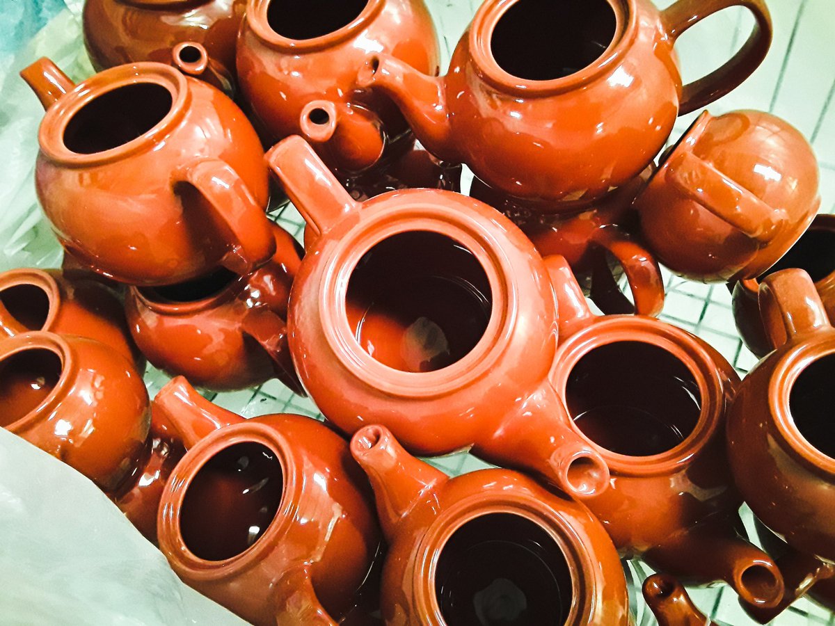 Some lovely looking <a href="/PriceKensington/">Price & Kensington</a> red teapots, just laying around looking lovely. #custombrandedcrockery #nominimumorder