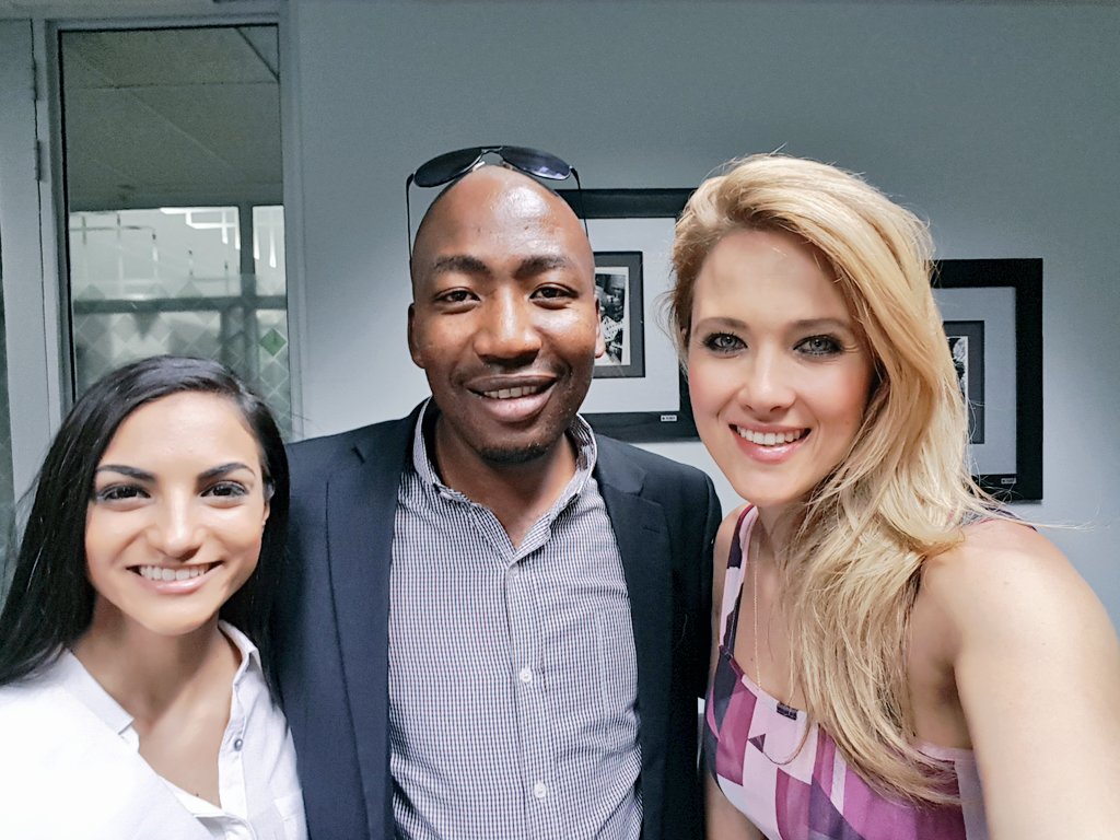 missearth_sa's tweet photo. Ahead of official pledge signing for #AreSebetseng with new partners and support. With our team from @CityofJoburgZA @CleanerJoburg ♻ https://t.co/4S4ezjoq1H