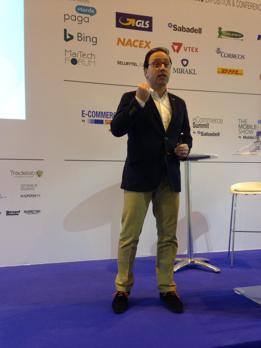 Smartup_Digital's tweet photo. ¿Cómo es el #ecommerce en #España? @SastreSegovia te da la respuesta #eShowMAD17 #eShowSEUR #SmarteShow @SEUR https://t.co/BRrFQbWCLz