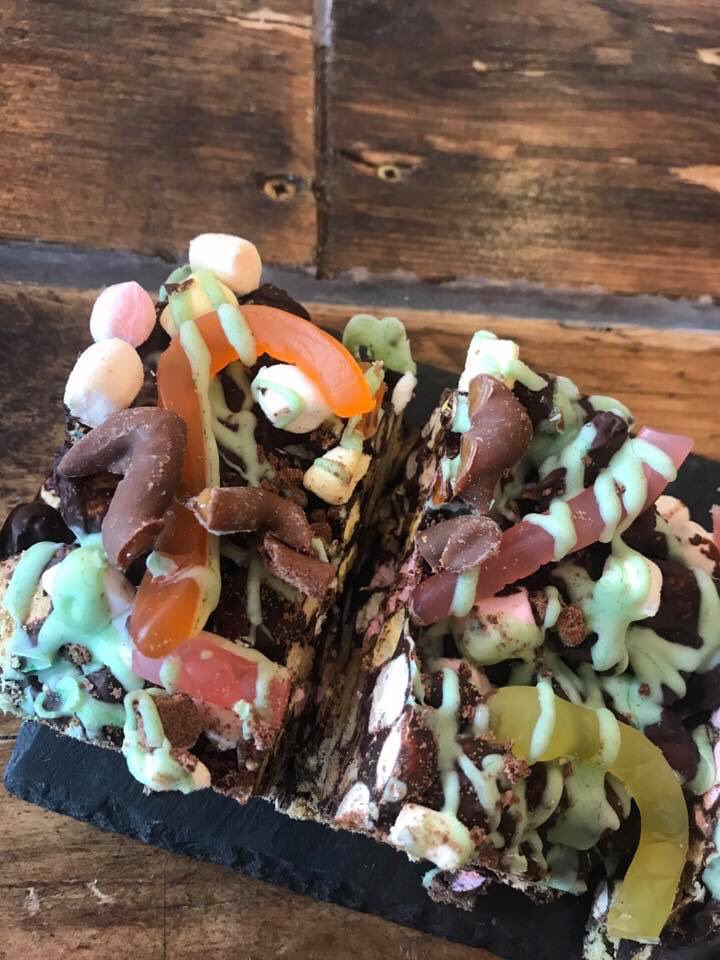 fcoffeeuk's tweet photo. Chocolate orange pumpkin meringue mummy gingerbread cupcakes and rocky road @fcoffeeuk #socialmedia #Derbyshire #Halloween2017 #coffee https://t.co/ZjU2YXBQ9h