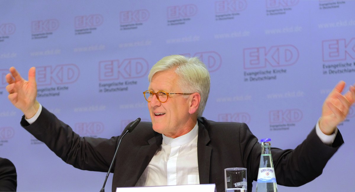 r2017org's tweet photo. Der Ratsvorsitzennde der EKD, Heinrich Bedford-Strohm, sorgt sich um die Debattenkultur im Parlament. https://t.co/9BBj49uKm4 https://t.co/yfbBzdZXf8
