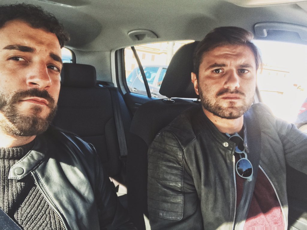 actual_prod's tweet photo. Facce da traffico: EVA ma proprio a Roma dovevi venire? Vabbè famo 'na cosa ricarichiamo l'auto e si riparte #inViaggioConEVA @EnelGroupIT https://t.co/vsC49aWn3r