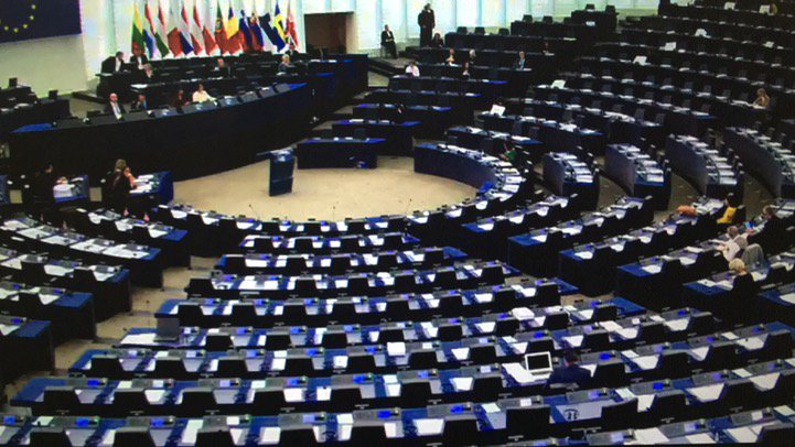 Laia_Fores's tweet photo. Ple del Parl Europeu, de nou buit. Es debat l'assetjament sexual a les dones, tema de gran rellevància social #MeToo https://t.co/UUzf9y1DaA