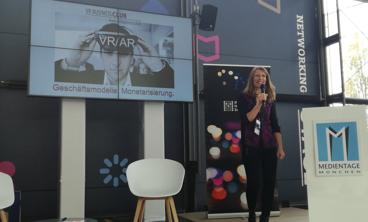 EDFVR1's tweet photo. @MarenCourage Gründerin des @VRBusinessclub
"2025 wird der VR&AR-Markt so groß sein, wie der TV-Markt heute - 80 Mrd.$"
#HandsOnVR #AR #VR https://t.co/7t5Rqi9syB
