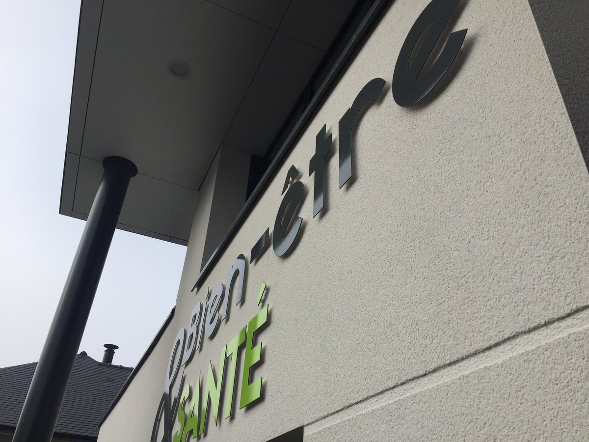 HexaRepro's tweet photo. Fabrication de lettres découpées en alu au couleur du bâtiment + pose plot écartement
#cavasevoir #hexarepro #enseigne #Angers #madeinanjou https://t.co/IhXTiwQbQC