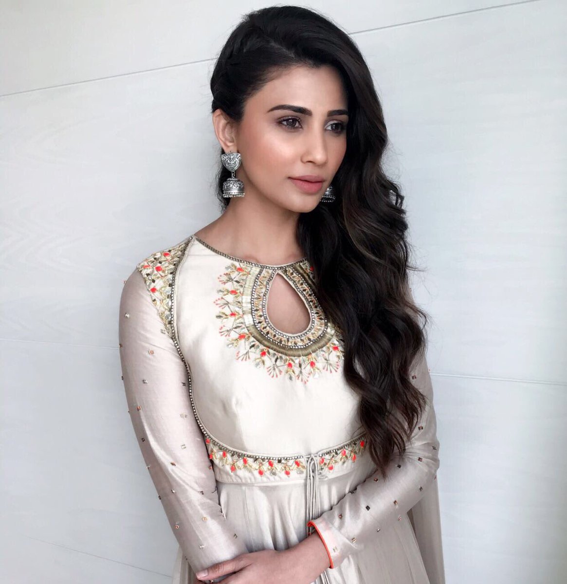 hitendrakapopar's tweet photo. #delhipromotion #ramratan stunning @shahdaisy outfit from @dineshmalkani jumki @shillpapuriidesignerjewellery jutti from @shilpsutra https://t.co/AS1mc1dXvu