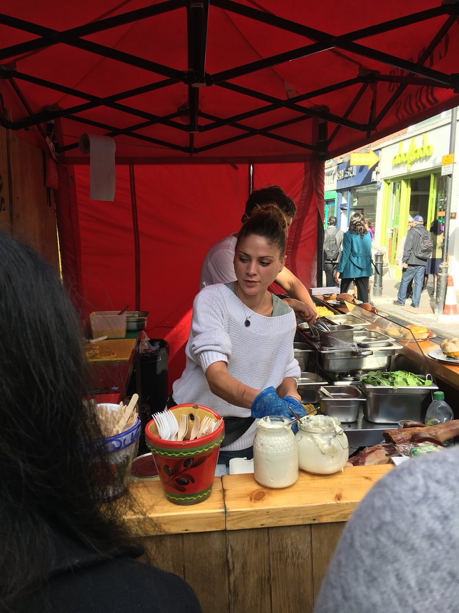 radinagalabova's tweet photo. Having my favourite #worklunch prepared lovingly by the guys from @TheCircusBros on #StruttonGround #FoodMarket #SpanishTortilla #FoodLove https://t.co/aI6qE5Cott