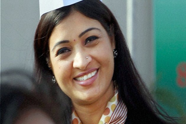 zeerajasthan_'s tweet photo. #Jaipur आप पार्टी की प्रेस वार्ता,@LambaAlka ने कहा-"काला अध्यादेश मीडिया की आज़ादी पर हमला,काले अध्यादेश को तुरंत निरस्त किया जाना चाहिए" https://t.co/Zgln6VjaJp