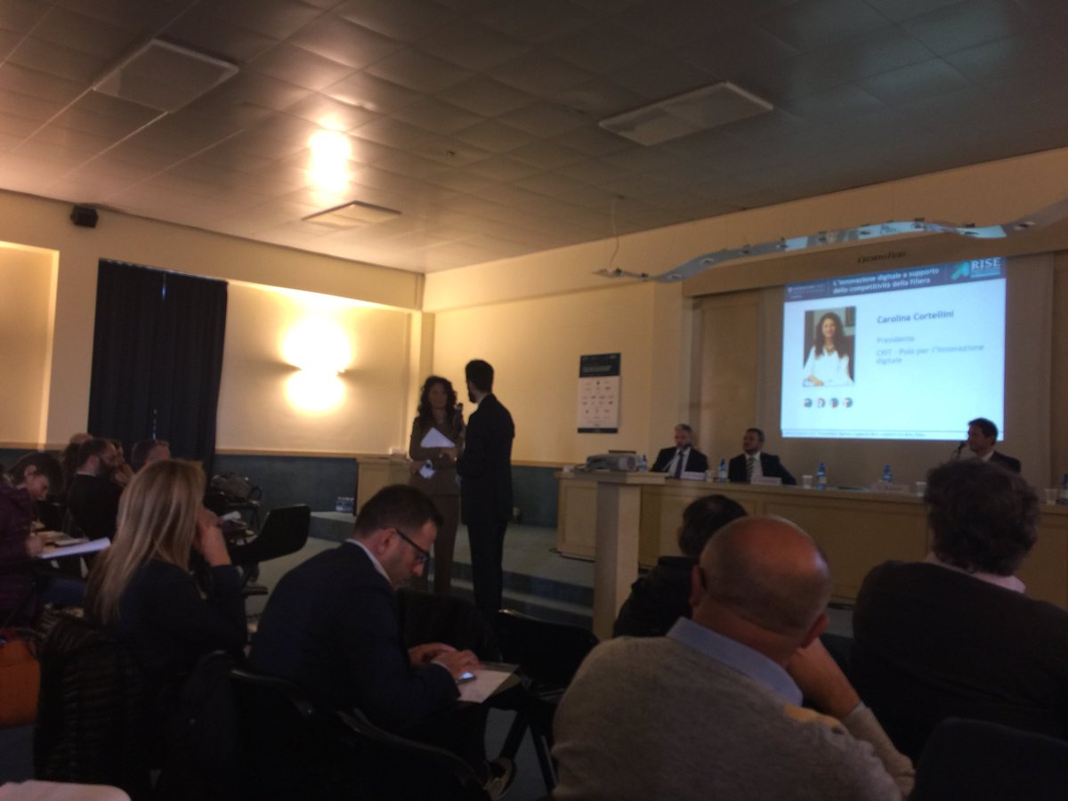 mbellini3's tweet photo. Carolina Cortellini Polo Digitale #cremona a #OSAF17 @FilippoRenga https://t.co/k7NqwMNWbR