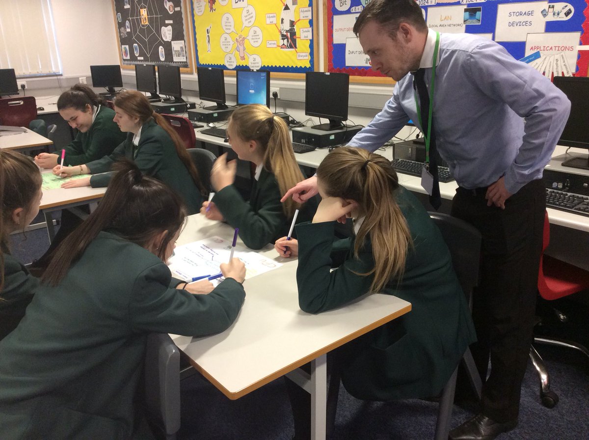 StCeciliasITDep's tweet photo. Mr Murphy’s class learning about the inner workings of a computer @StCeciliasDerry #hardware #CPU #Motherboard #Futurecomputerscientists https://t.co/8lJWtOziVD