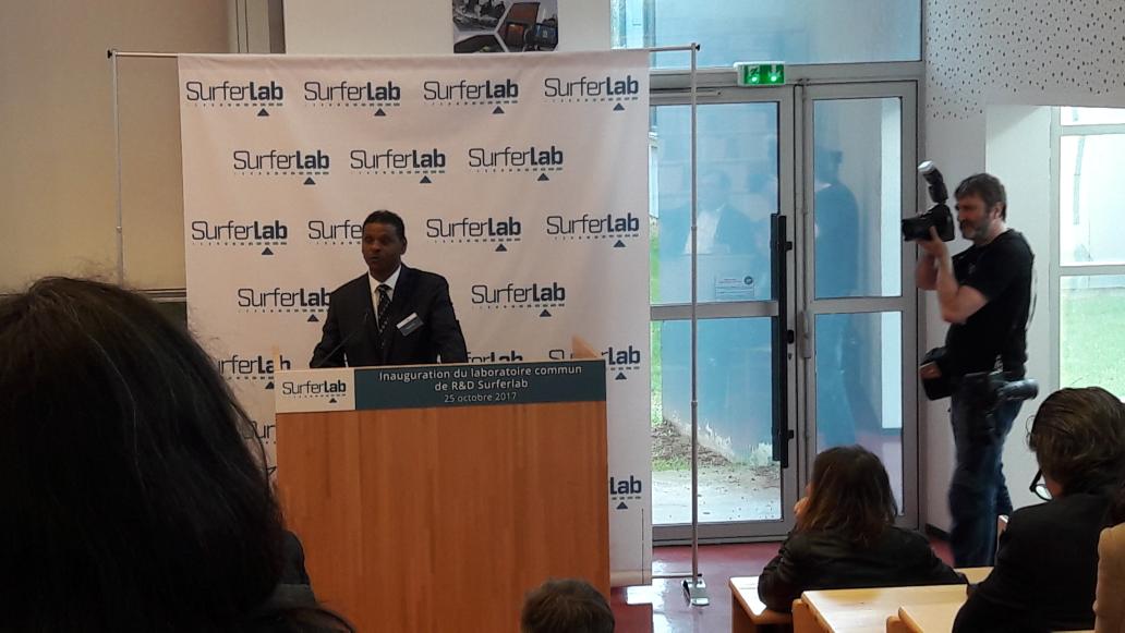 Pole_iTrans's tweet photo. Inauguration du #SURFERLAB - discours de @Univ_UVHC #Prosyst @Bombardier et i-Trans ! #LAMIH #ENSIAME https://t.co/cQCWgxx0Q1