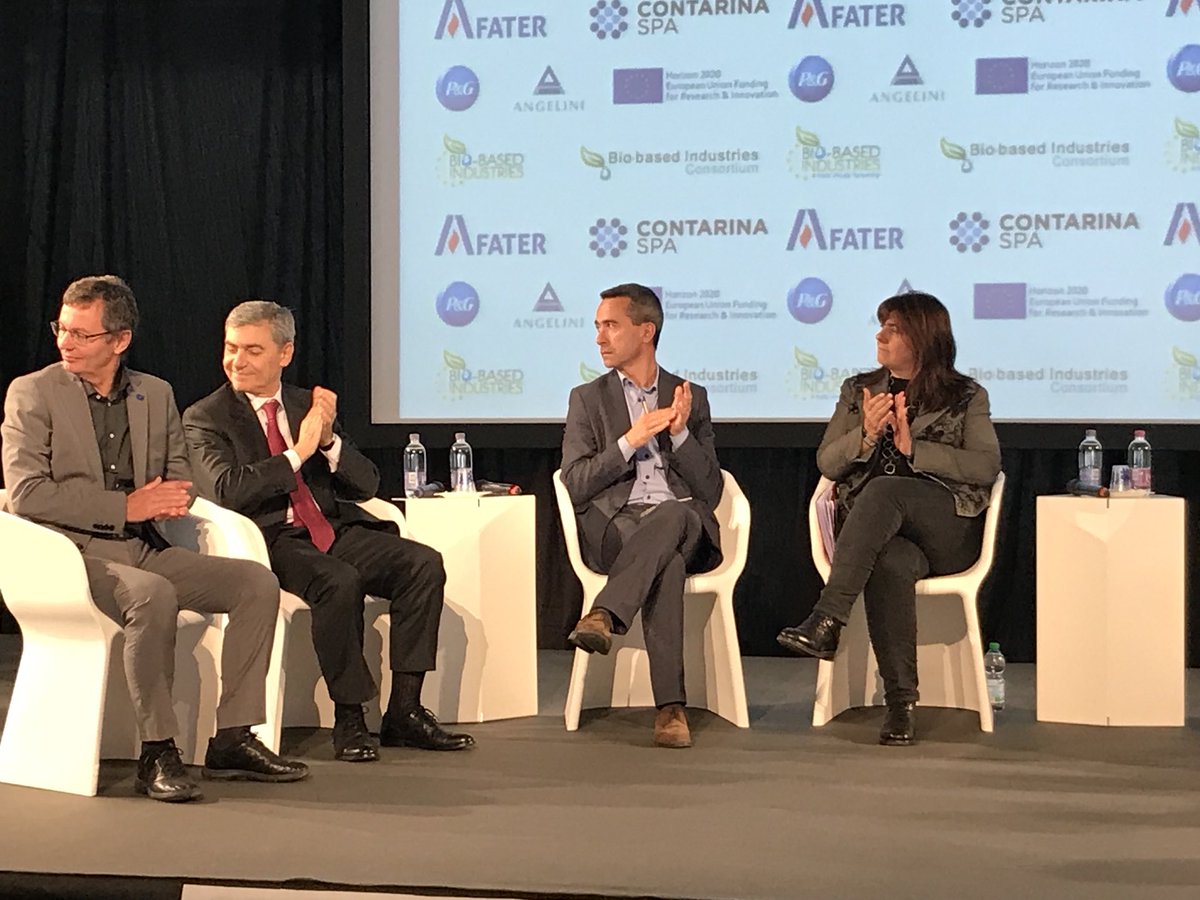 lanzigiuseppe's tweet photo. Inizia a @contarinaspa il dibattito  @ProcterGamble @EU_EASME @Novamont #fater @barbara_degani @minambienteIT @StefanoCiafani @Legambiente https://t.co/4ku2pItr0o