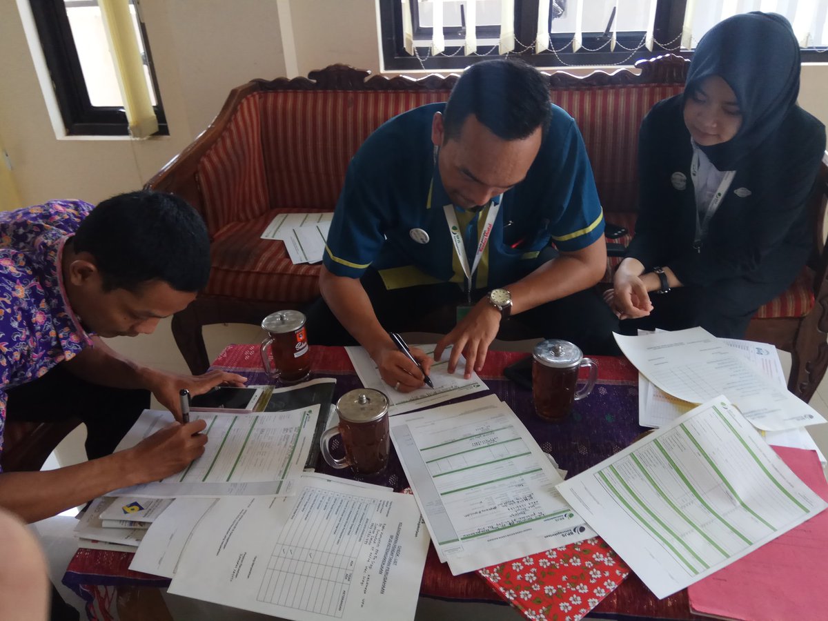 RakomSragi's tweet photo. Setor awal 45 org peserta @BPJSTKinfo di radio komunitas ppkfm Sragi,Pekalongan @hanifdhakiri @Sinam_MS @JRKIndonesia @imanabda #terjamin https://t.co/tYVnr0MGwK