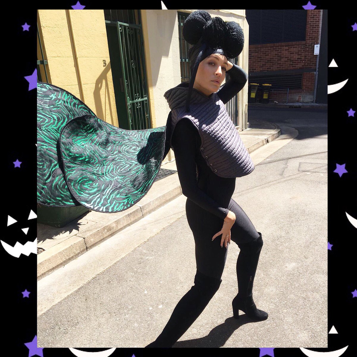 viva_la_flow's tweet photo. Miss Sexy Mosquito 🕷 ...she's got a love bite that nobody is lovin'! 😩🙅♂️ #SevenDaysOfSexy #Halloween2017 https://t.co/gPN2HBwTSq