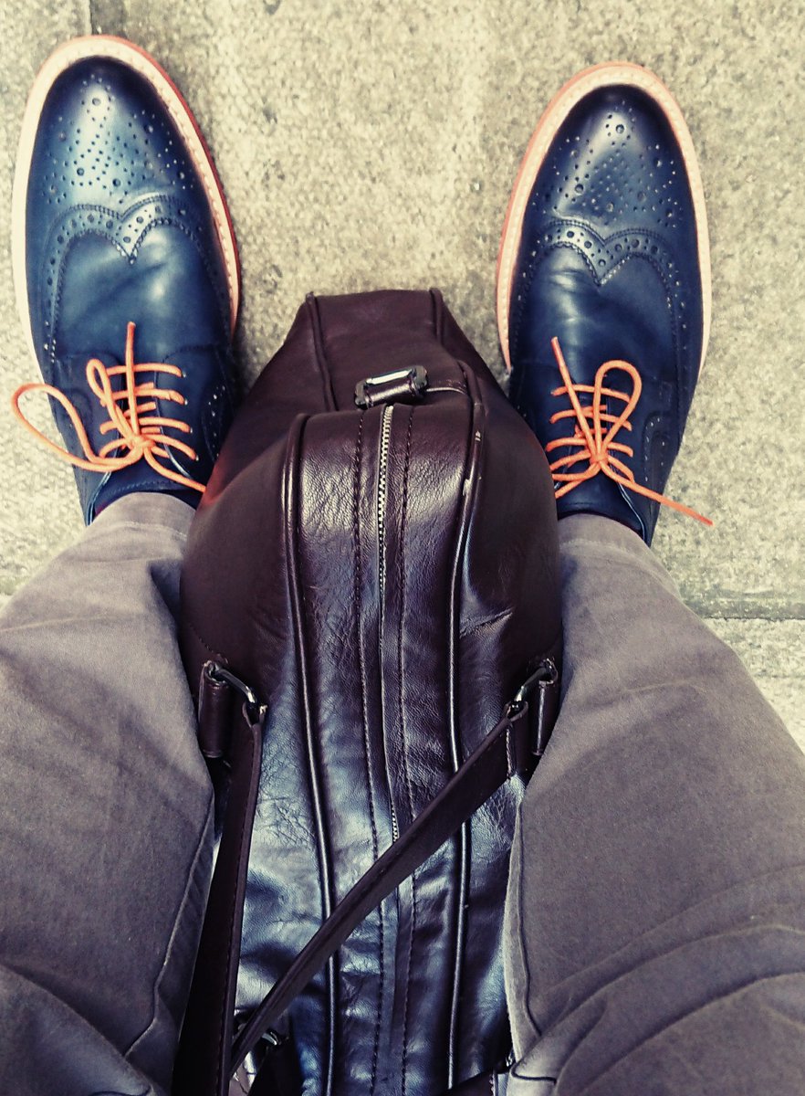 CONFIDENTDRESS1 tweet picture