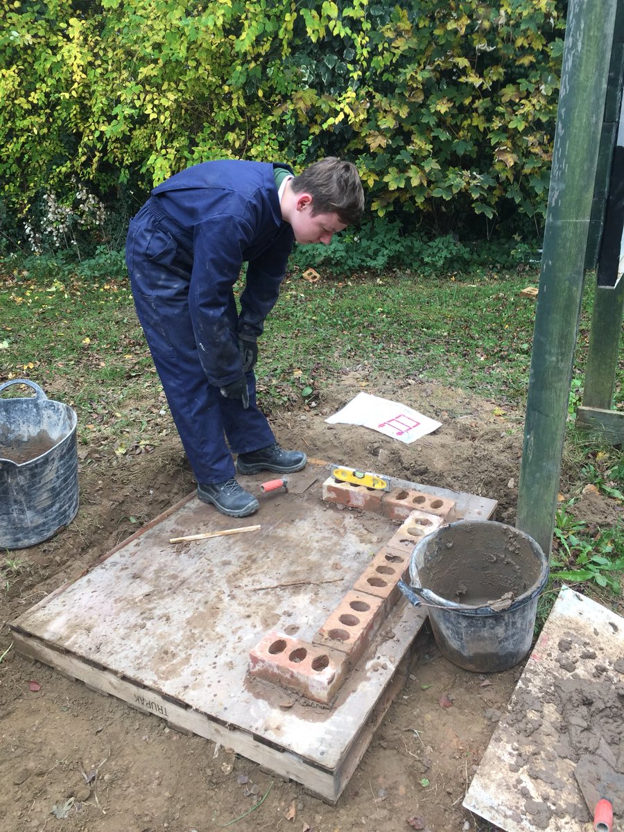 WickersleyDt's tweet photo. WJEC Construction #autumnbricklaying https://t.co/bKzXrReOVo
