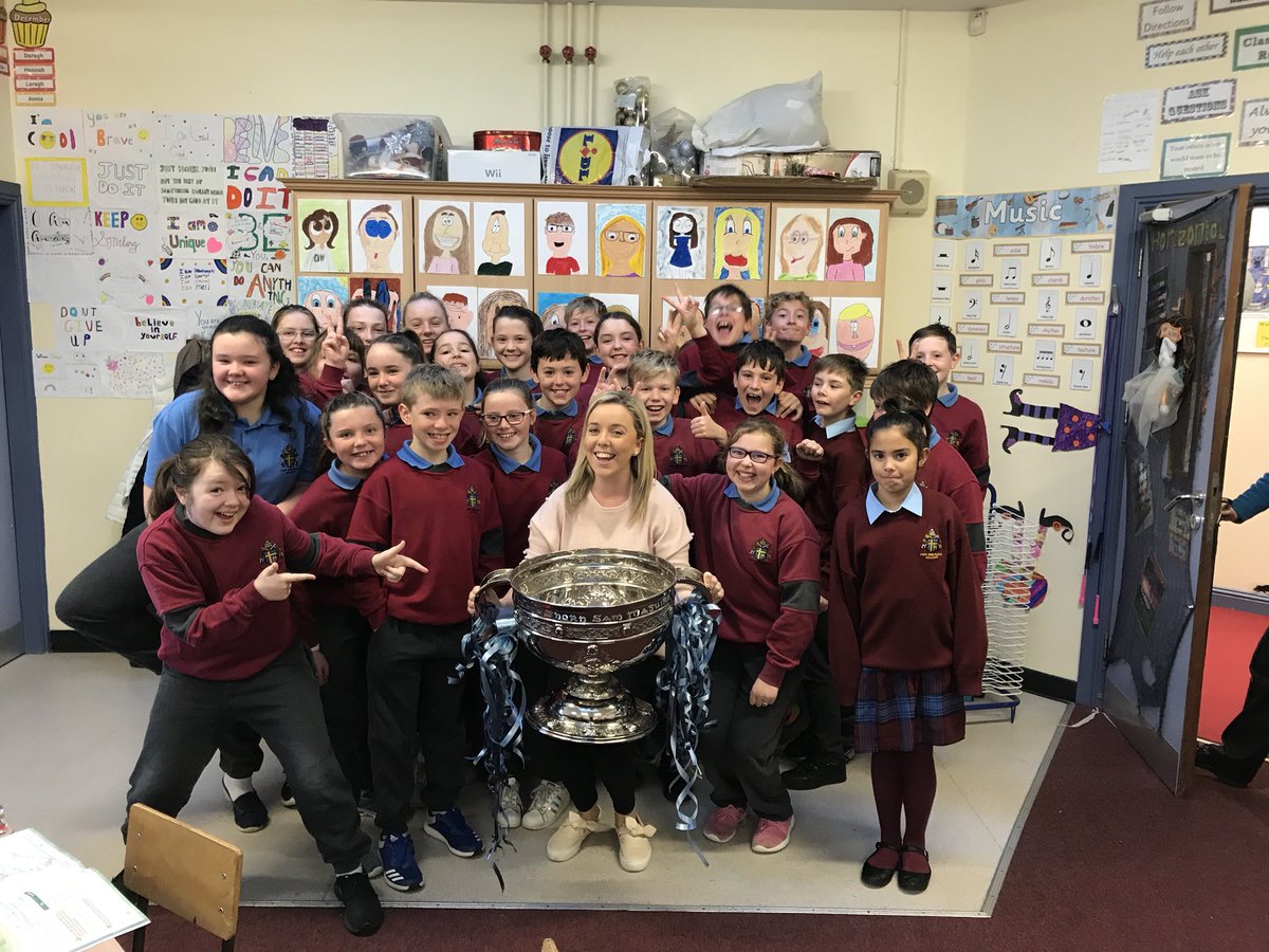 MsWhytesClass's tweet photo. Had a special visit from the Sam Maguire Cup this morning in our school. The boys and girls were delighted @DubGAAOfficial #Sam2017 #room6 https://t.co/MJXoZncoon