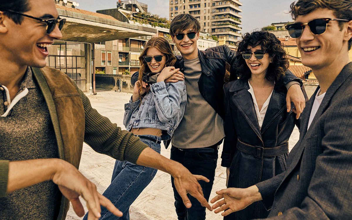 vogue_italia's tweet photo. Continua il progetto @ray_ban #raybanreloaded con il mitico modello Clubmaster 😎 Guarda il video teaser qui: https://t.co/s6KGUR38B4 https://t.co/BKCjaUqlWw
