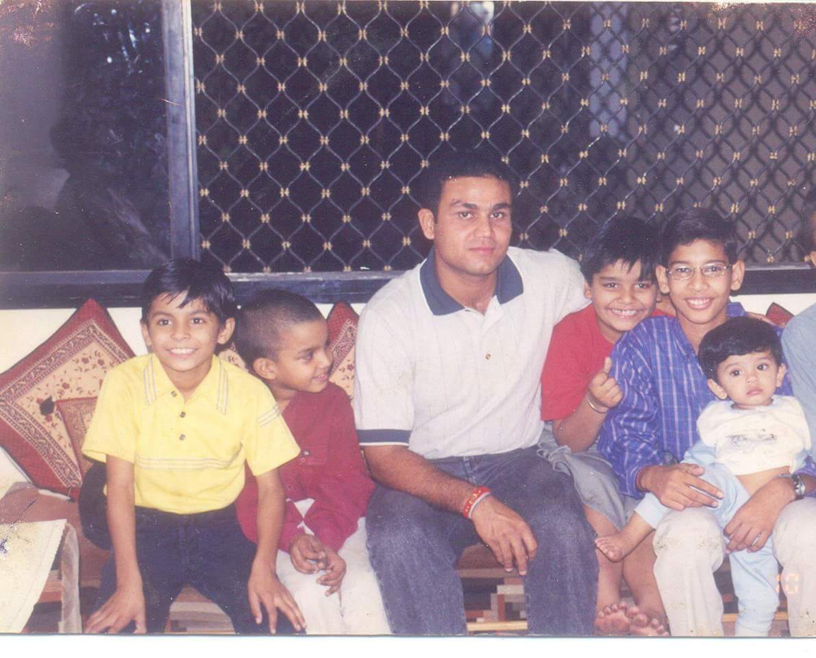 RohanPatel_21's tweet photo. One of the memorable pic with legend of batting and commentary box  @virendersehwag #ViruPanti @StarSportsIndia https://t.co/DoLJ9p8Glh