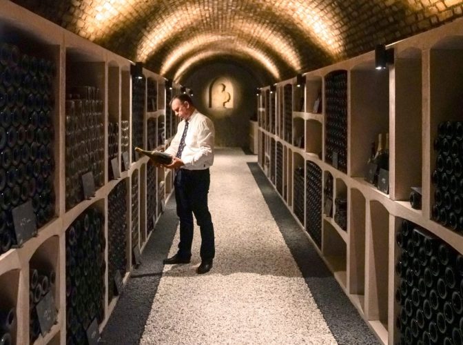 Gosset <a href="/labelepv/">Label EPV</a> et ses partenaires inaugurent l’œnothèque Jean-Pierre Mareigner terredevins.com/actualites/cha… #memoire #champagne 
<a href="/TerredeVins/">Terre de Vins</a>