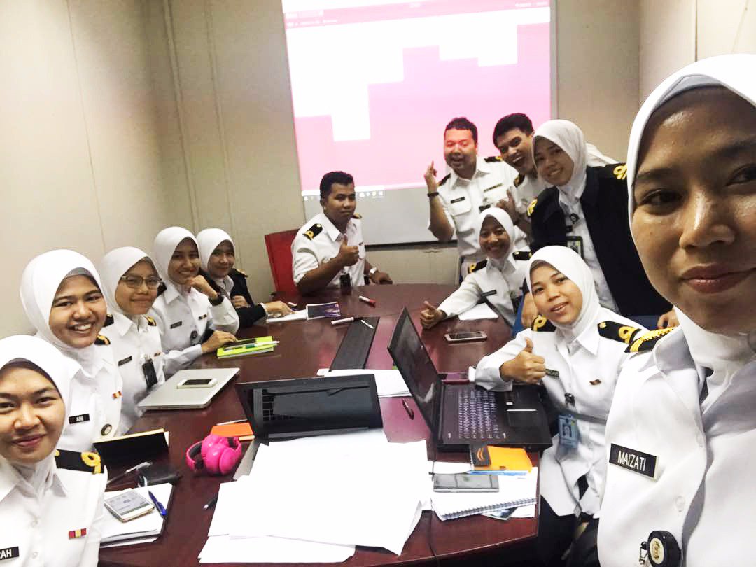 hairihassan86's tweet photo. Finalizing concept for MyPSSTLDM apps project with PSSTLDM RnDteam to support 15to5 &amp; PSSTLDM transformation prgrm @mykamarul @KhirJunaidi https://t.co/RWIGuSvw6r