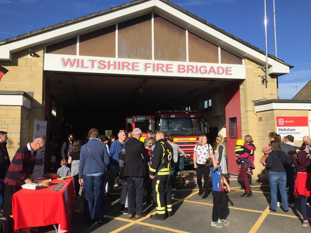 PeterDunfordCEM's tweet photo. Great to see so many families taking advantage of the free, @flfestival activities today in #Melksham. @DWFireRescue @WiltsScrapstore https://t.co/cBqoW9J04z