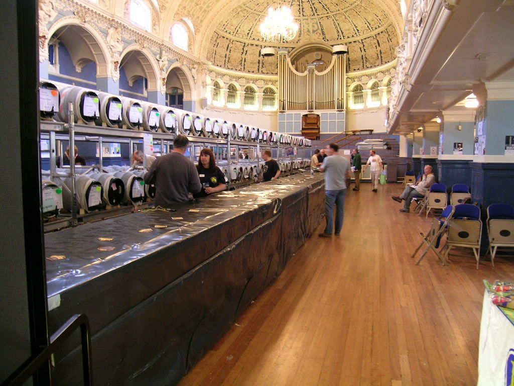 OxfordTownHall's tweet photo. Getting ready to welcome lots of beer and cider lovers from tomorrow until Sunday.

There'll be 170 Real Ales and 50 Real Ciders/Perries 🍻 https://t.co/0psmspTc5C