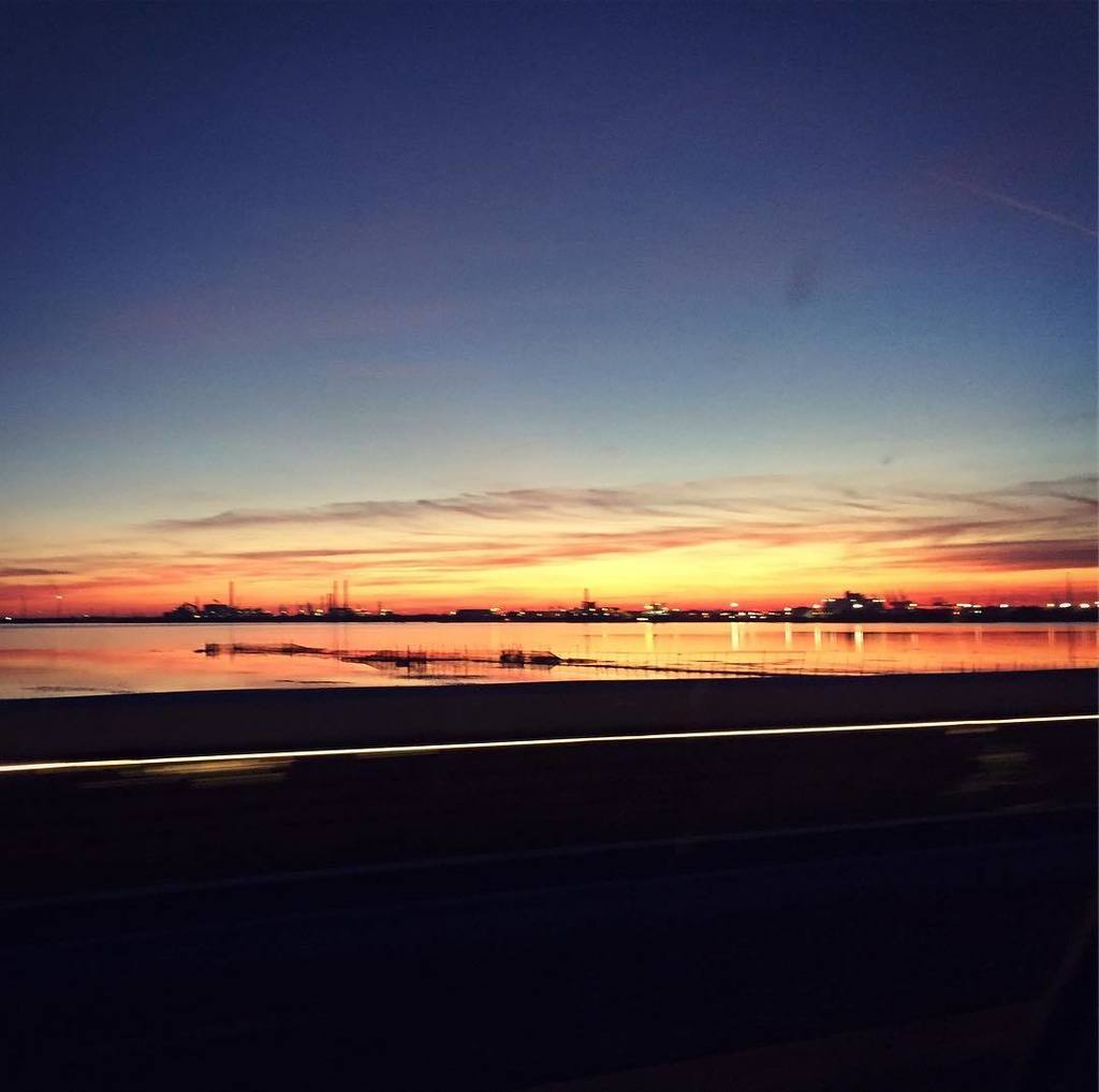 Matteomic94's tweet photo. Sempre meravigliosamente Venezia 
#sunset #venezia #ig_veneto #igersveneto #igersvenezia https://t.co/CUWD1YXDqd https://t.co/cAqOmjMTT4