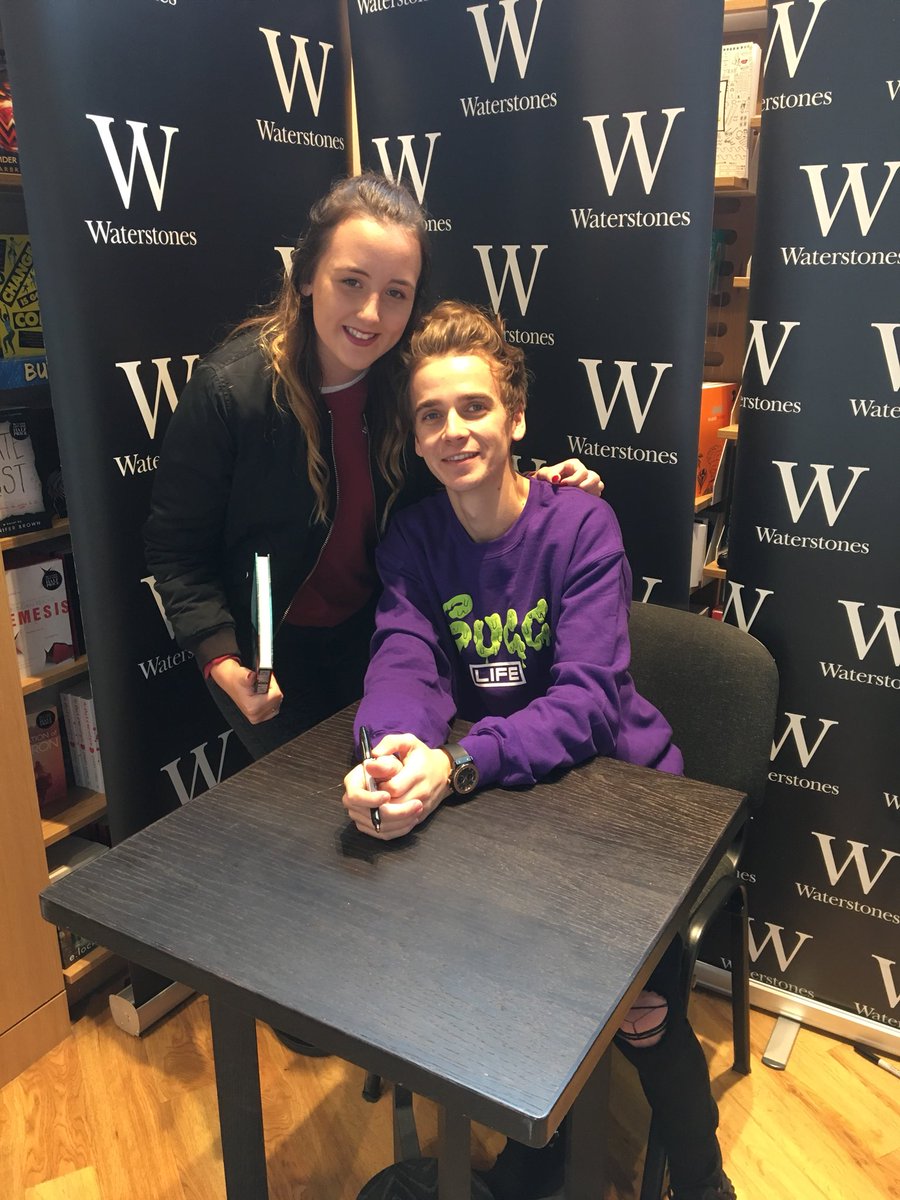 elliemclean1's tweet photo. Miss you!!❤️ @Joe_Sugg https://t.co/GcBLD9HyrF