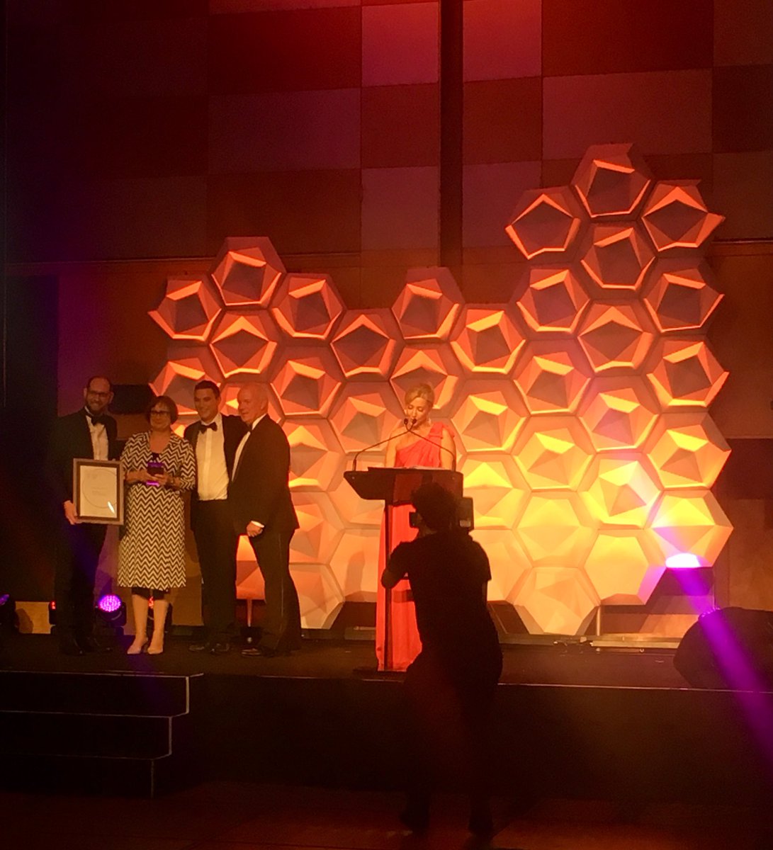 CSIA_AU's tweet photo. Congrats to @AMPCapital @pacificfairGC for winning the #CSIA2017 #CustomerService Organisation of the Year - Medium Business award. #ASEA https://t.co/NjlbbqYd4d