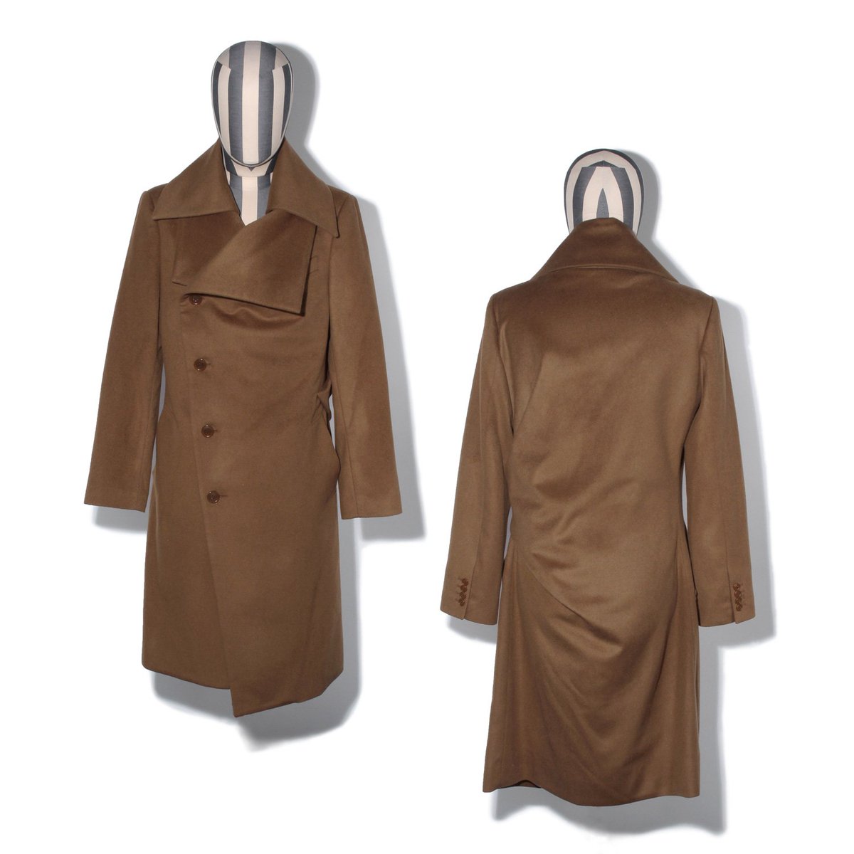 Vivienne Westwood Man Shop 11 1 水 より 今シーズン新型となるビックカラーコート ベージュ を新宿タカシマヤ店 大阪タカシマヤ店 Jr名古屋タカシマヤ店の3店舗限定で販売いたします 皆さまのご来店を心よりお待ちしております T Co Vivienne Westwood Man Shop 11 1 水 より 今シーズン新型となるビックカラーコート ベージュ を新宿タカシマヤ店 大阪タカシマヤ店 Jr名古屋タカシマヤ店の3店舗限定で販売いたします 皆さまのご来店を心よりお待ちしております T Co