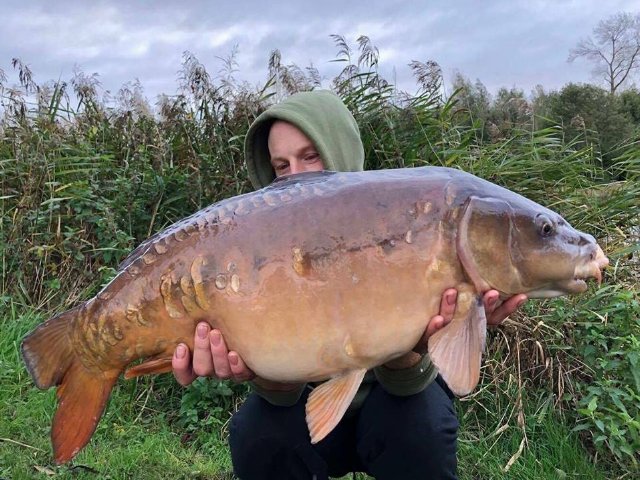 BigFishBaits's tweet photo. Team Member Matt and his good Lady on #Squilberry and #MIilkOne ... A wicked little combo this and getting very popular by the day https://t.co/GhzZ147YOE