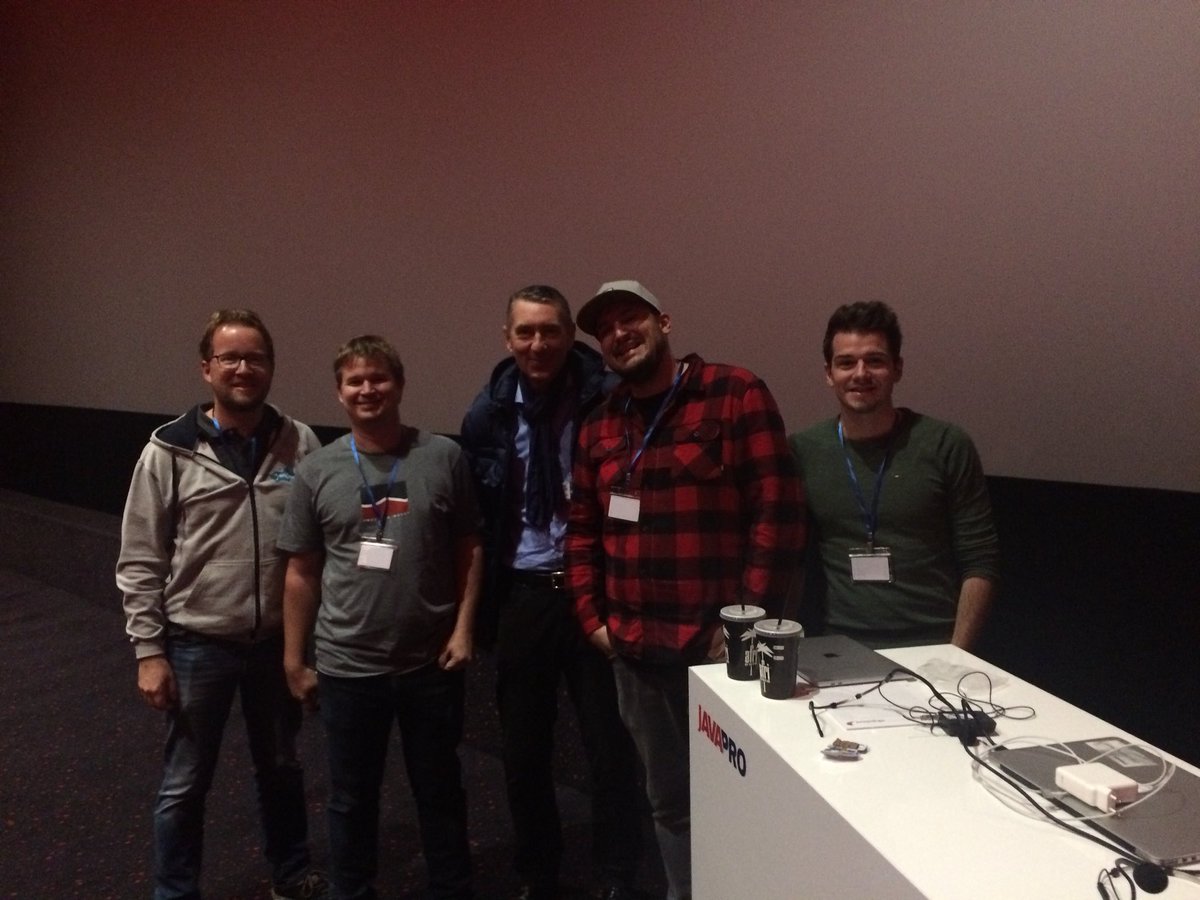 wolflook's tweet photo. The ultimate #JavaFX day in the cinema Düsseldorf with @dlemmermann @tomsontom @hendrikEbbers @sialcasa #JavaFX #JDK 9 https://t.co/td2N0VoPmh