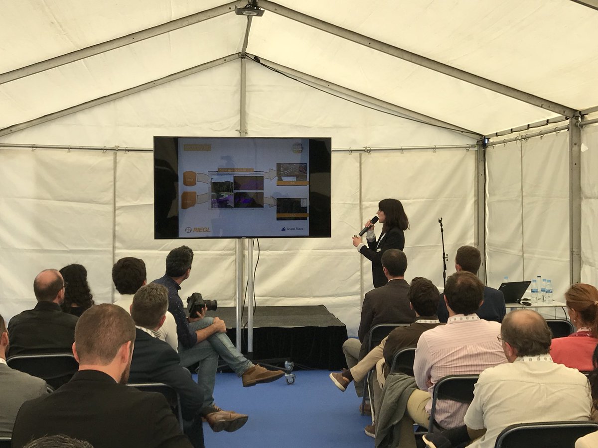 grupoalava's tweet photo. Beatriz López de @RIEGL en #IMPhocus17 “Sistemas #LiDAR experiencias y aplicaciones” https://t.co/s332Wn8Ezq