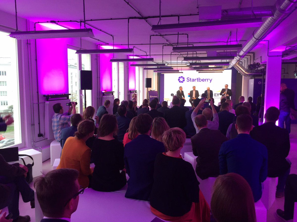 Jacek Kędzior,EY: Z #Microsoft i <a href="/Senfino/">Senfino</a> wspieramy #startups, aby z sukcesami mogły realizować swój potencjał rozwoju #techwawa #Startberry