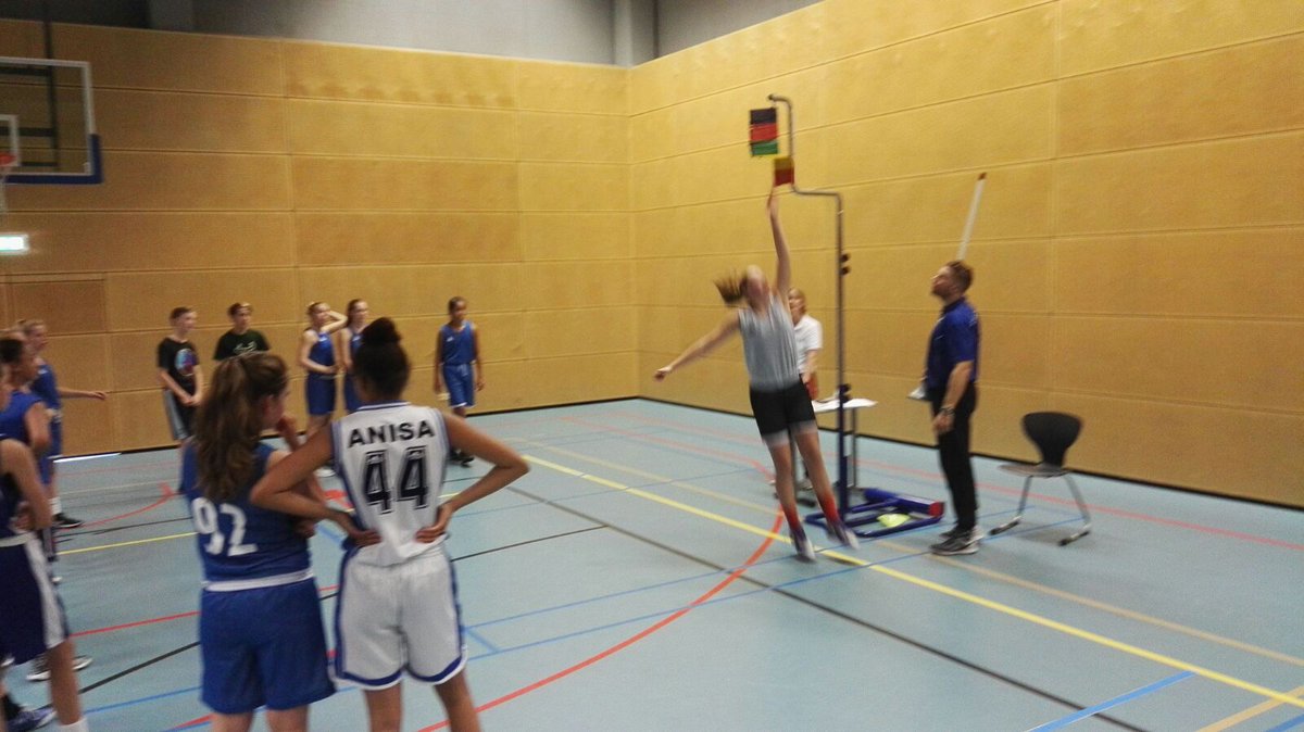 BAZwolle's tweet photo. Talentherkenningsdag voor U14/U15 jongens en meiden in de regio. Eerst de fysieke testen, daarna flink trainen!   #metenisweten #BAZ #NBB https://t.co/9WvSLsZPRF