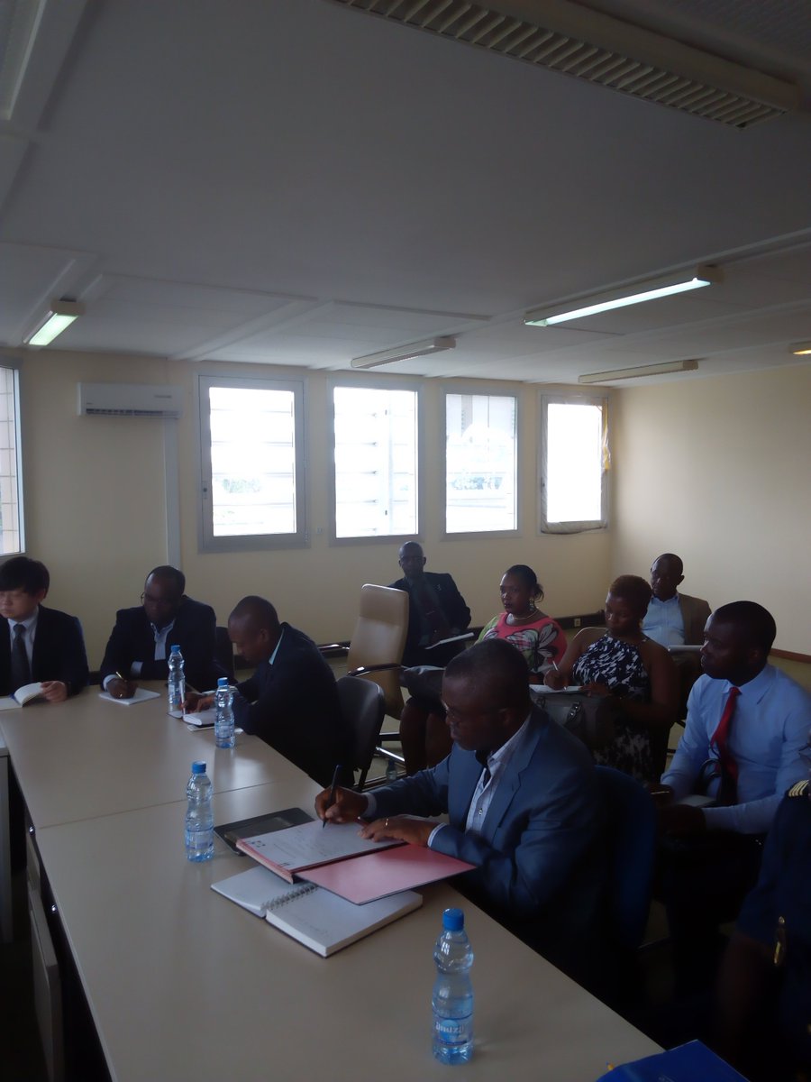 JUSTINTCOMM's tweet photo. #Gabon séance de travail avec l'agence Coréenne sur les TIC,ce jeudi 25 octobre 2017. https://t.co/YlpVa212mW