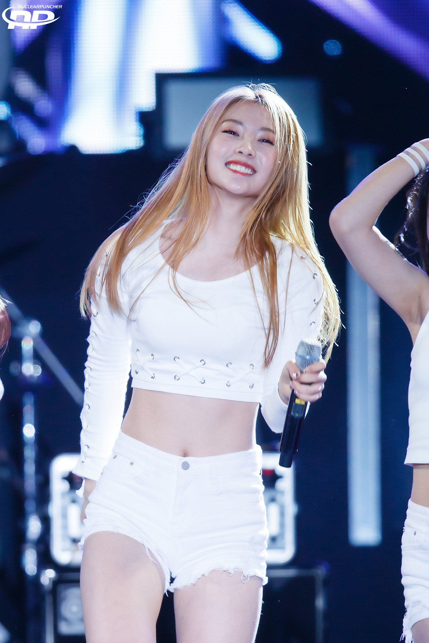 DM-vL9EU8AANaLU.jpg:orig