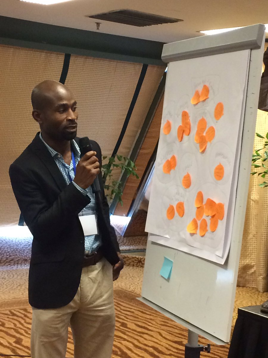 AfricanICT4SI's tweet photo. What are our assets as #ict4si17 network? #groups presenting #whatwebringtothetable https://t.co/SrjLDQ9Myx