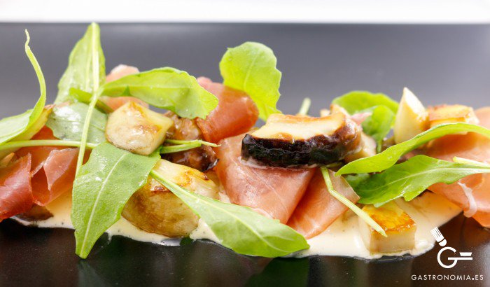 LNegras's tweet photo. ¿Necesitas una cena ligera después de los excesos del fin de semana? ¡Apunta esta receta! vía #gastronomia.es

https://t.co/F1lyYH5bFk https://t.co/98El52Ix4m