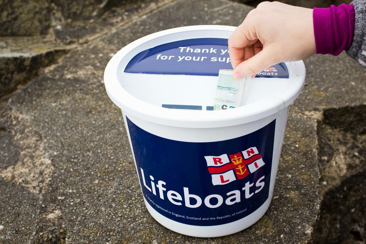 Looking to #volunteer in #Hull? We'd love you to join our team as a Collection Box Volunteer.  For more info visit: volunteering.rnli.org/vacancy/volunt…