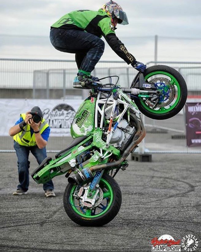 LeePacmanBowers's tweet photo. Wheelie Wednesday 
#Icon #BowersStunts #LeeBowers #KawasakiUK #Iconmotosports #EBC #Maxxis #FWR #Mssperformance #rudos #rideamongus #fastla… https://t.co/xR7jzcRJ4p