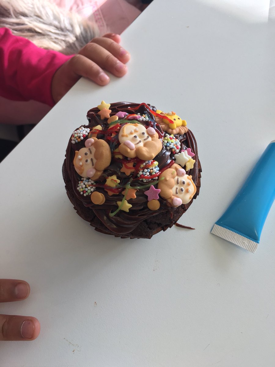 Chalvey Community Centre/ cup cakes decorations with <a href="/tesco/">Tesco</a> Extra Slough <a href="/CemLaura/">lauraCEMSlough</a> <a href="/jlingard1989/">James Lingard</a> <a href="/avnindermookar1/">Avi mookar</a> <a href="/DineshTesco/">Dinesh Sharma</a>